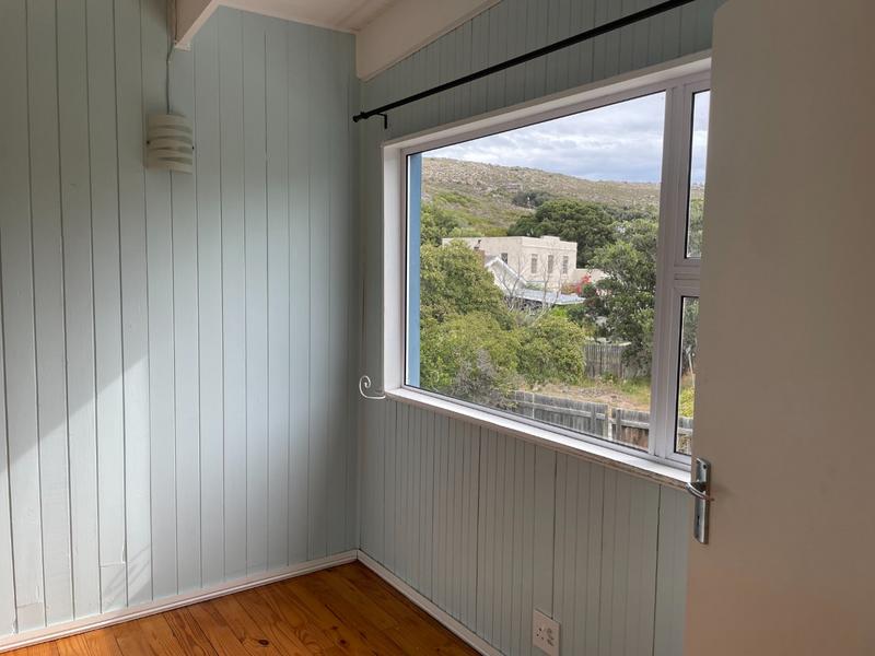 To Let 5 Bedroom Property for Rent in Kommetjie Western Cape